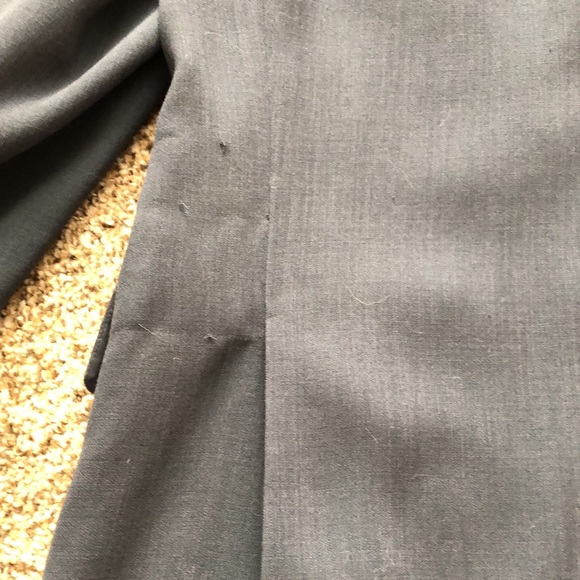 Hugo Boss blue men’s suit, jacket size 40 L and pants 31 x 36, made in Germany. - Picture 9 of 13